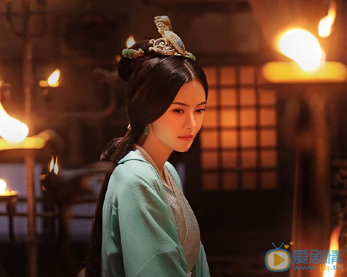 军师联盟司甄宓是谁扮演的？甄宓扮演者张芷溪个人资料、生活照及写真欣赏
