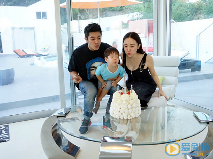 杜江杜江一家三口合影照 杜江高清写真_杜江高清剧照