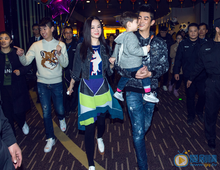杜江杜江一家三口合影照 杜江高清写真_杜江高清剧照