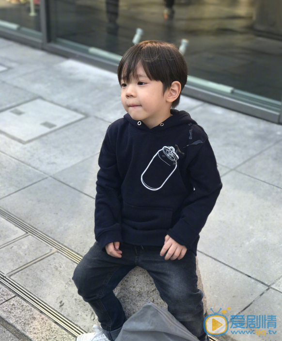 杜江儿子嗯哼呆萌照 杜江高清写真_杜江高清剧照