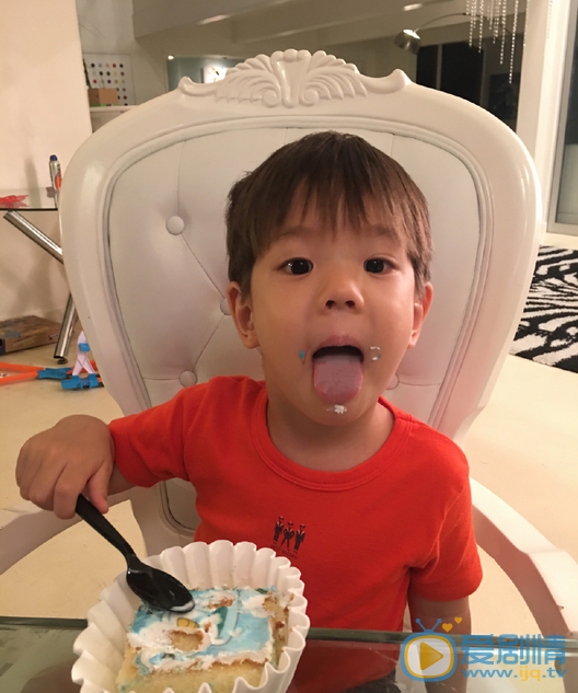 杜江儿子嗯哼呆萌照 杜江高清写真_杜江高清剧照