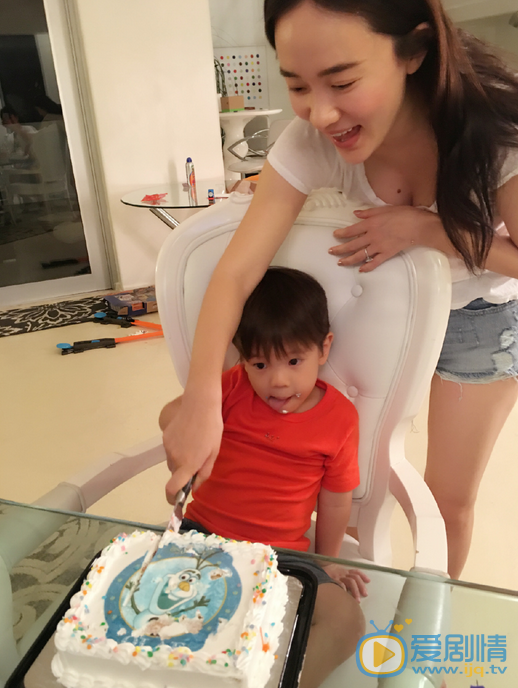 杜江儿子嗯哼呆萌照 杜江高清写真_杜江高清剧照