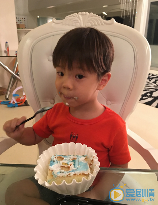 杜江儿子嗯哼呆萌照 杜江高清写真_杜江高清剧照