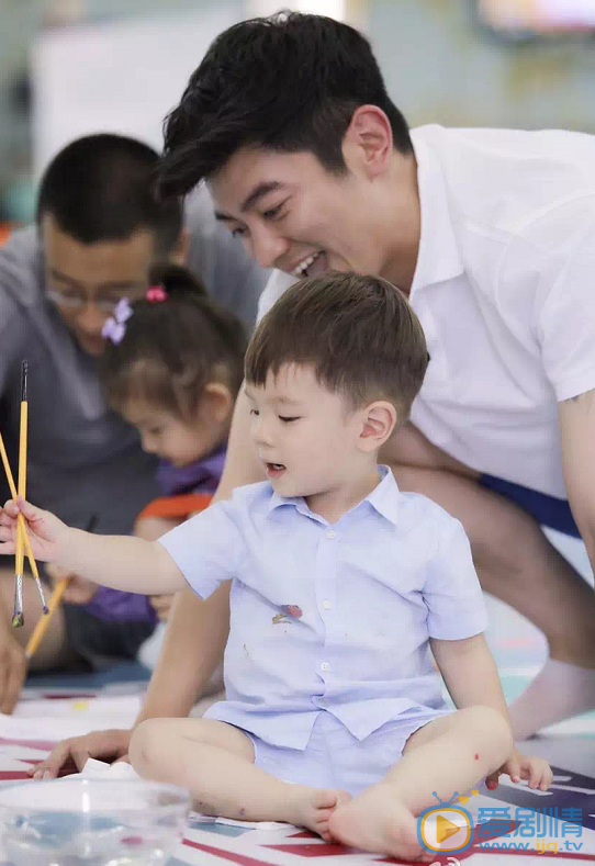 杜江《爸爸回来了》节目照 杜江高清写真_杜江高清剧照