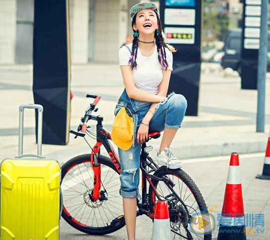 侯伊荻街拍写真 侯伊荻高清写真_侯伊荻高清剧照