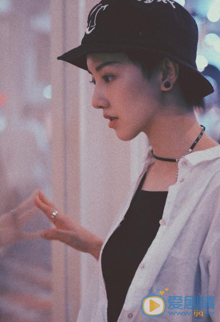 王鹤润短发帅气写真 王鹤润高清写真_王鹤润高清剧照