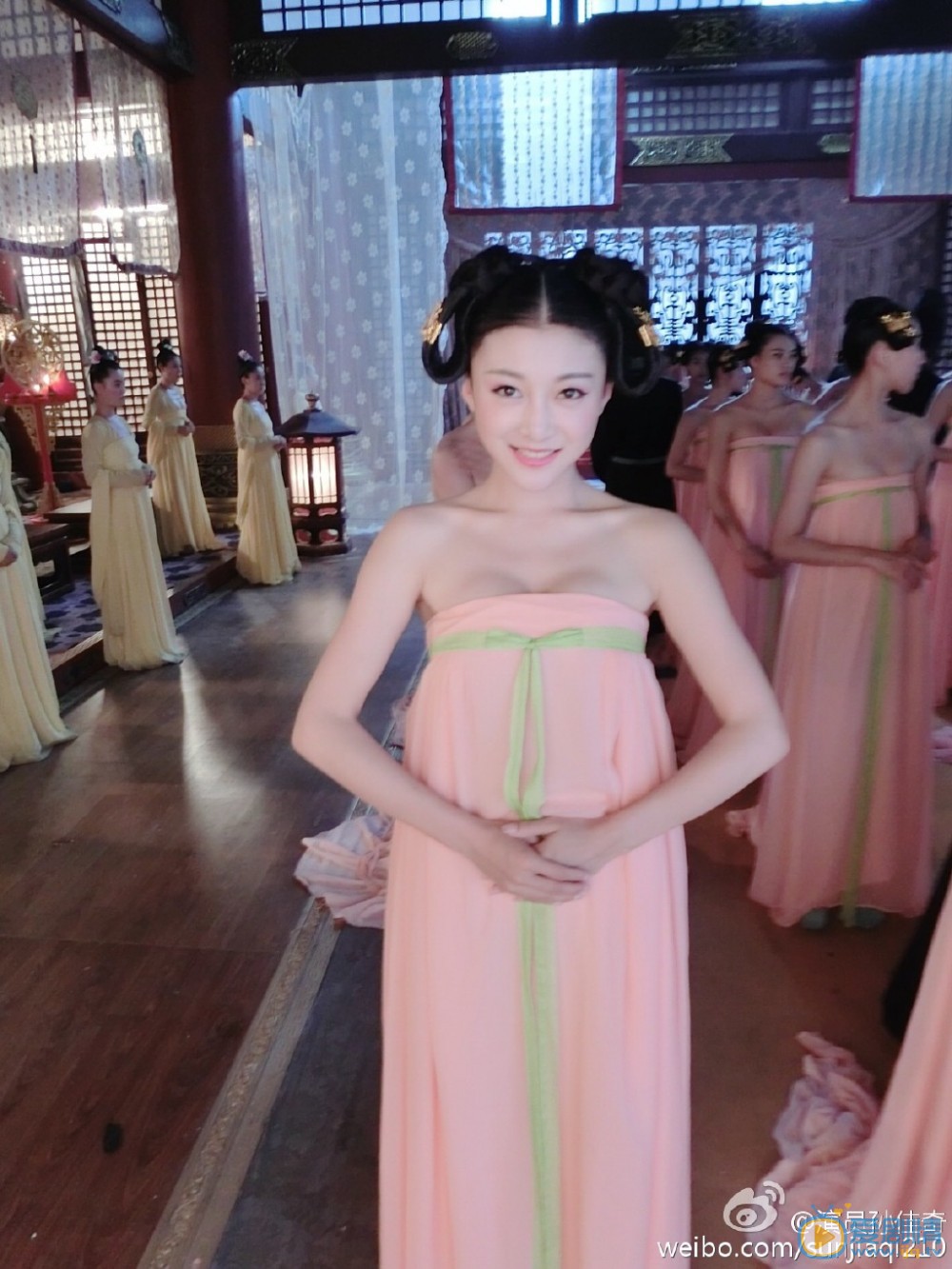 孙佳奇片场照 孙佳奇高清写真_孙佳奇高清剧照