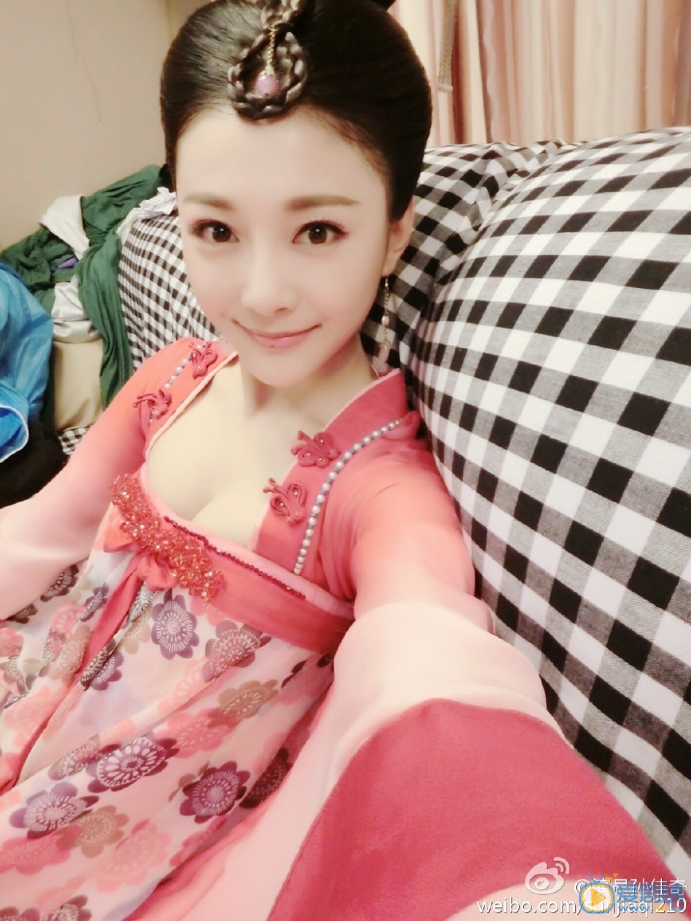 孙佳奇片场照 孙佳奇高清写真_孙佳奇高清剧照