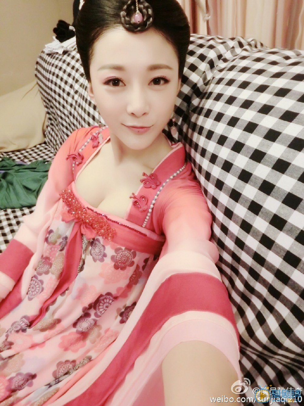 孙佳奇片场照 孙佳奇高清写真_孙佳奇高清剧照