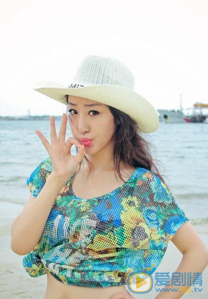 李依馨生活照 李依馨高清写真_李依馨高清剧照