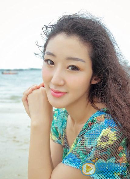 李依馨生活照 李依馨高清写真_李依馨高清剧照