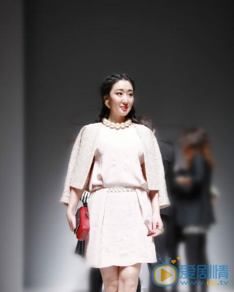 李依馨活动照 李依馨高清写真_李依馨高清剧照