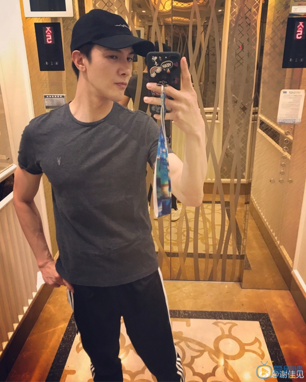 谢佳见健身照 谢佳见高清写真_谢佳见高清剧照