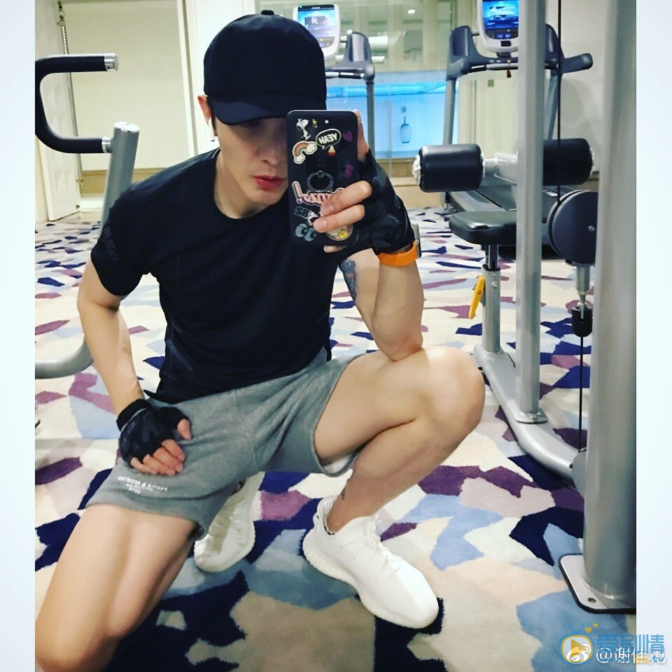 谢佳见健身照