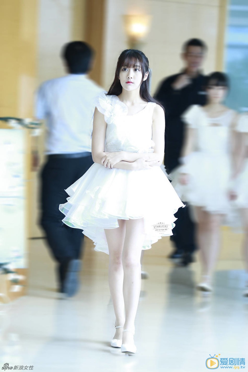 李艺彤清纯甜美写真 李艺彤高清写真_李艺彤高清剧照