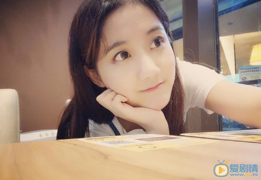 李艺彤生活照 李艺彤高清写真_李艺彤高清剧照