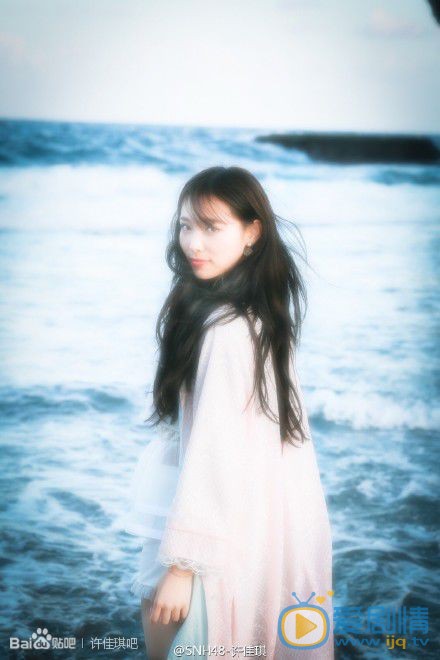 许佳琪随性街拍 许佳琪高清写真_许佳琪高清剧照