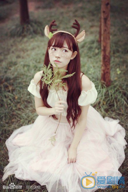 许佳琪随性街拍 许佳琪高清写真_许佳琪高清剧照