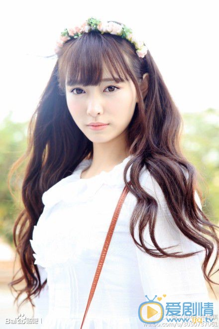 许佳琪随性街拍 许佳琪高清写真_许佳琪高清剧照