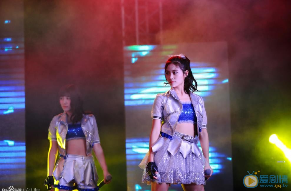 许佳琪舞台照 许佳琪高清写真_许佳琪高清剧照