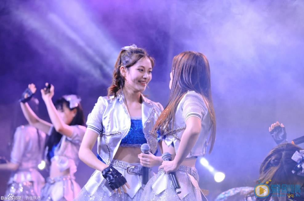 许佳琪舞台照 许佳琪高清写真_许佳琪高清剧照