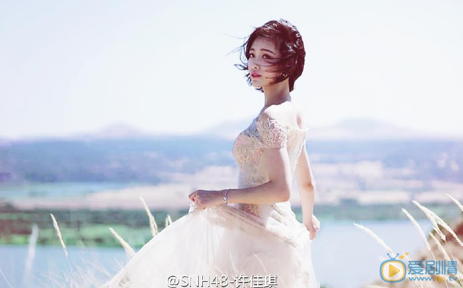 许佳琪随性街拍 许佳琪高清写真_许佳琪高清剧照