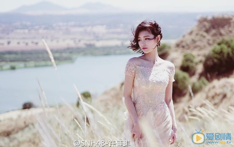 许佳琪随性街拍 许佳琪高清写真_许佳琪高清剧照