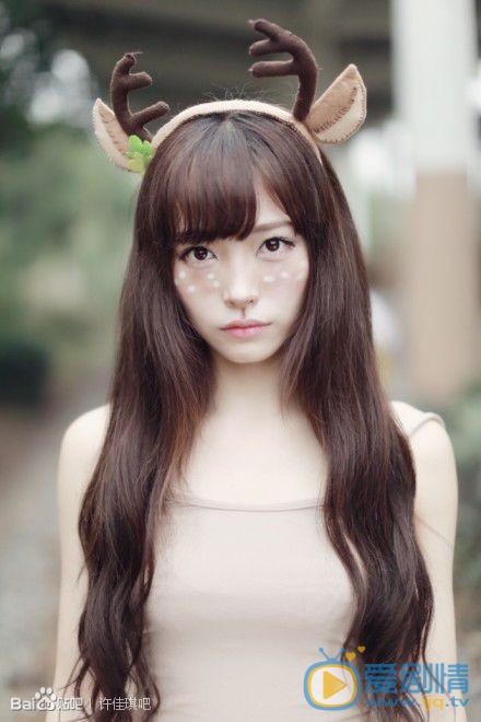 许佳琪随性街拍 许佳琪高清写真_许佳琪高清剧照