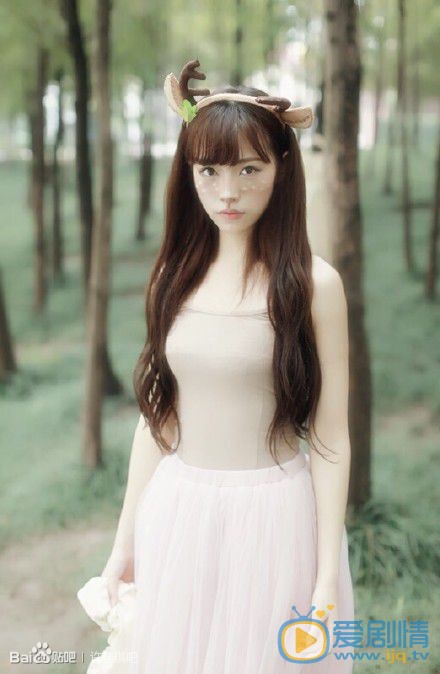 许佳琪随性街拍 许佳琪高清写真_许佳琪高清剧照