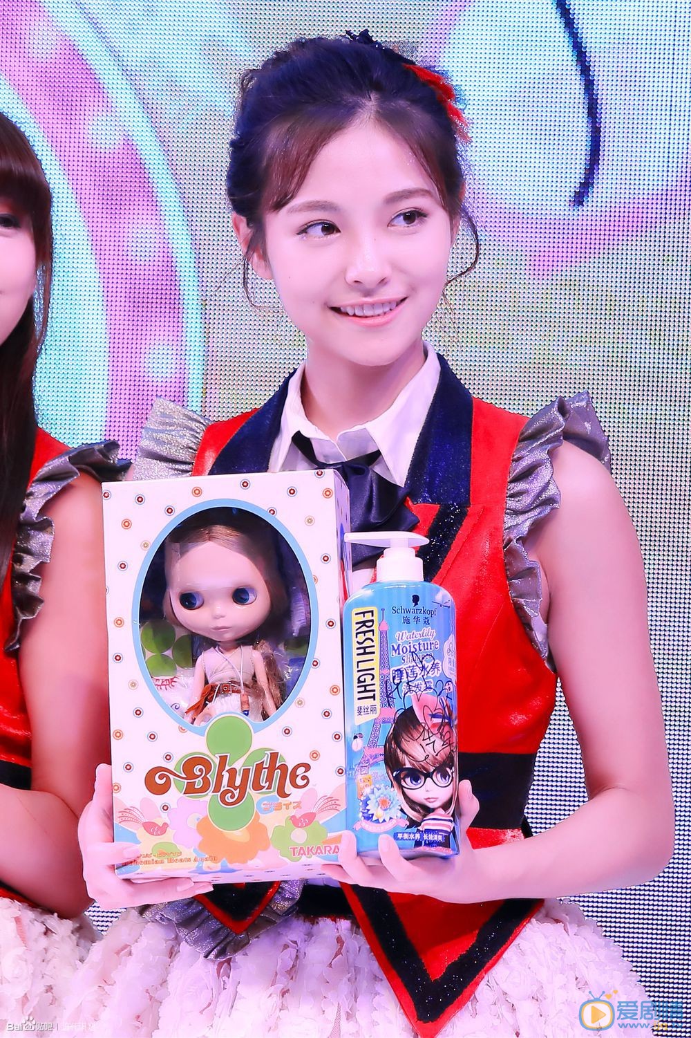 许佳琪舞台照 许佳琪高清写真_许佳琪高清剧照