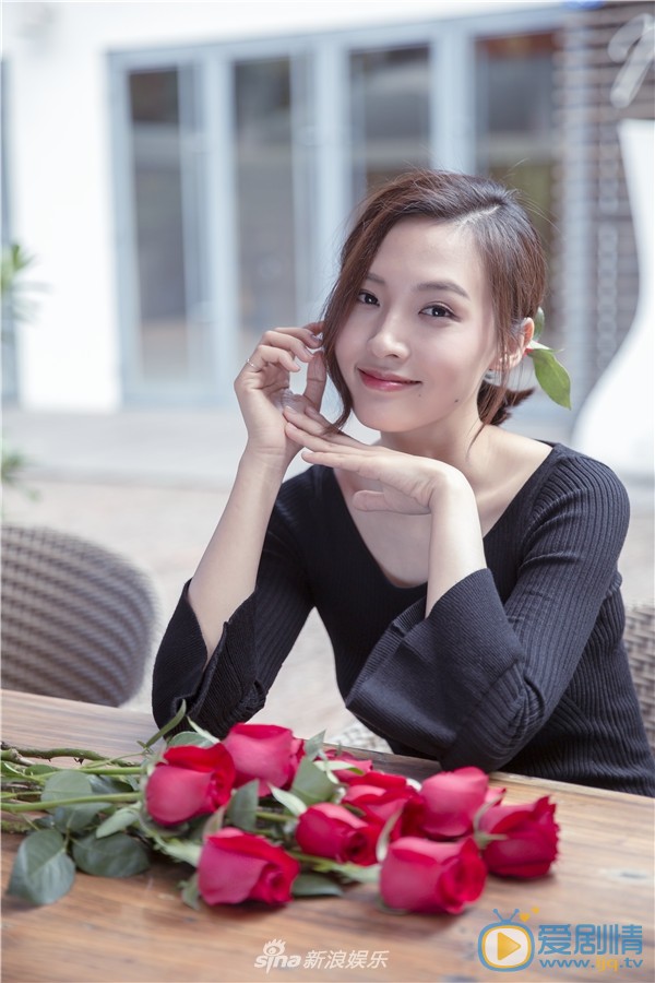 郑罗茜时尚街拍 郑罗茜高清写真_郑罗茜高清剧照