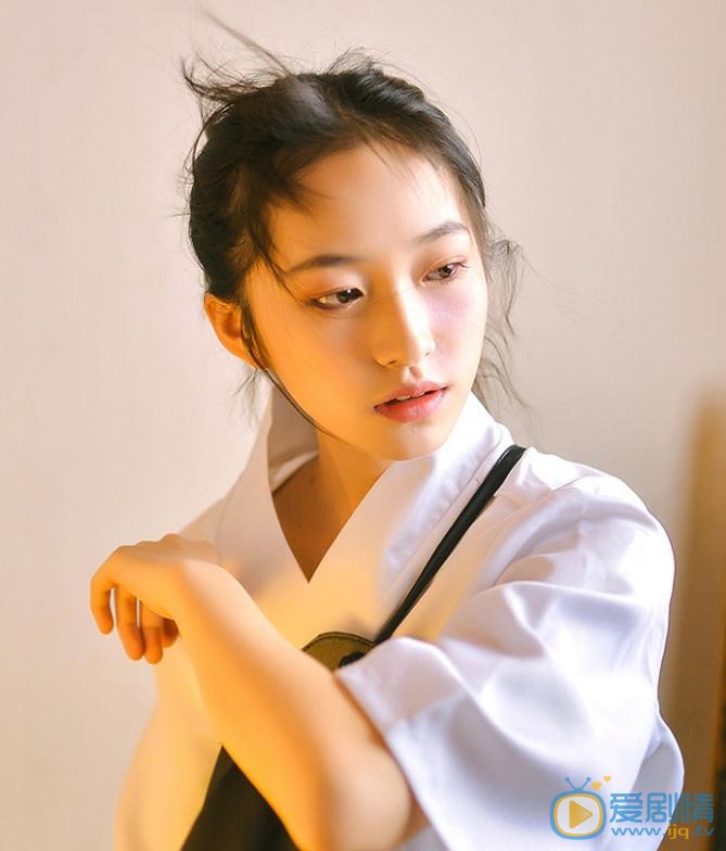 杨肸子道服写真 杨肸子高清写真_杨肸子高清剧照