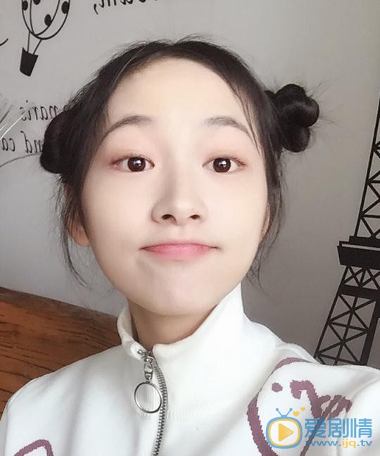 杨肸子生活照 杨肸子高清写真_杨肸子高清剧照