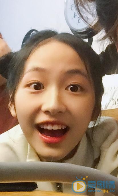 杨肸子生活照 杨肸子高清写真_杨肸子高清剧照