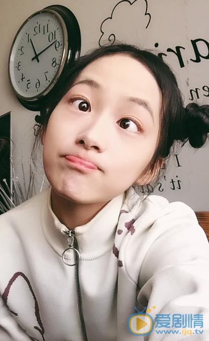 杨肸子生活照 杨肸子高清写真_杨肸子高清剧照