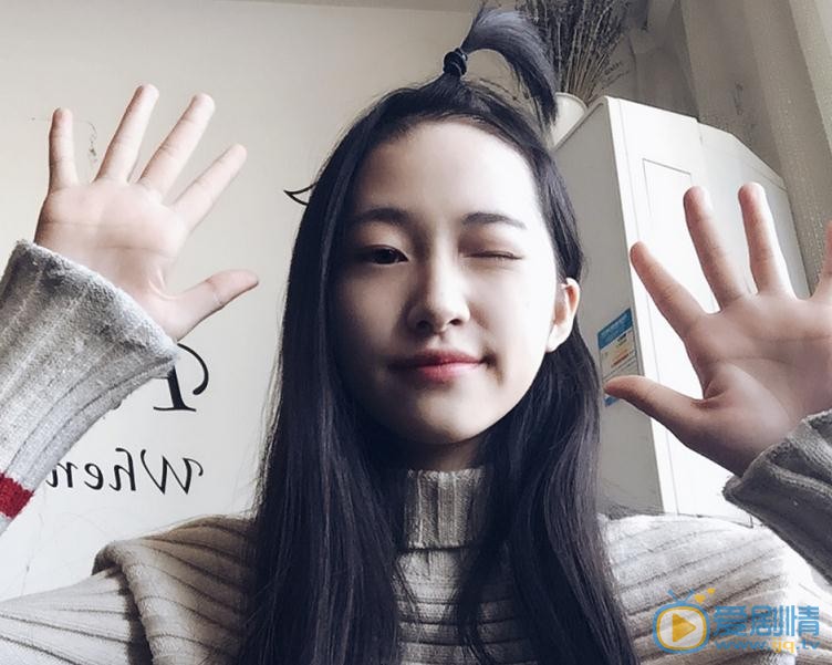 杨肸子生活照 杨肸子高清写真_杨肸子高清剧照
