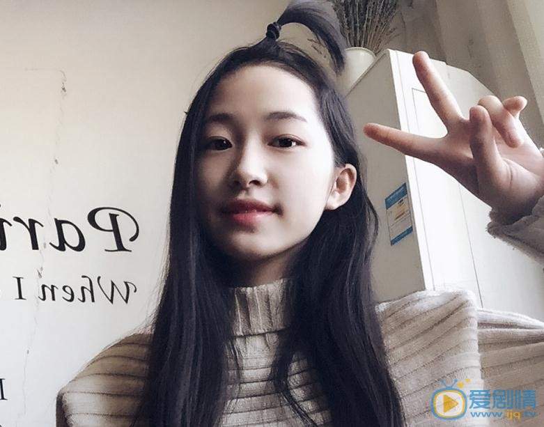 杨肸子生活照 杨肸子高清写真_杨肸子高清剧照