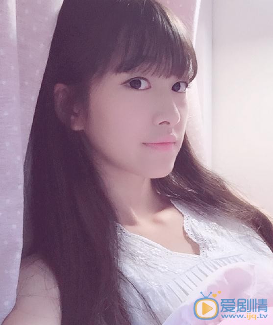 杨肸子生活照 杨肸子高清写真_杨肸子高清剧照