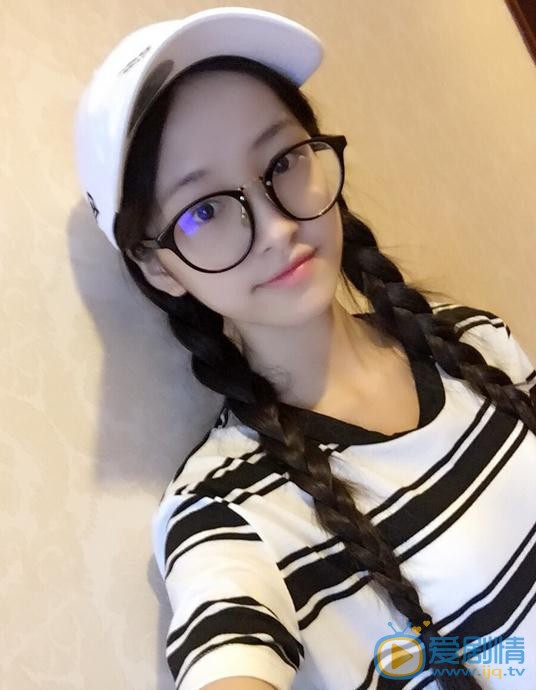 杨肸子生活照 杨肸子高清写真_杨肸子高清剧照
