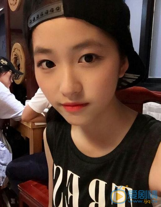 杨肸子生活照 杨肸子高清写真_杨肸子高清剧照