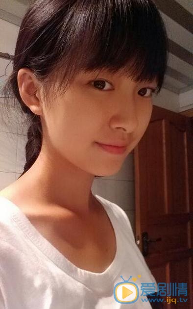 杨肸子生活照 杨肸子高清写真_杨肸子高清剧照