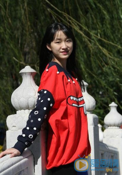 杨肸子生活照 杨肸子高清写真_杨肸子高清剧照