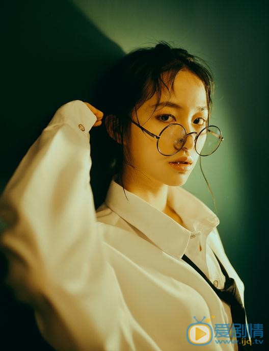 杨肸子帅气写真 杨肸子高清写真_杨肸子高清剧照