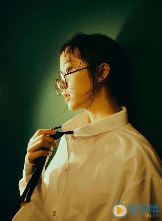 杨肸子帅气写真 杨肸子高清写真_杨肸子高清剧照