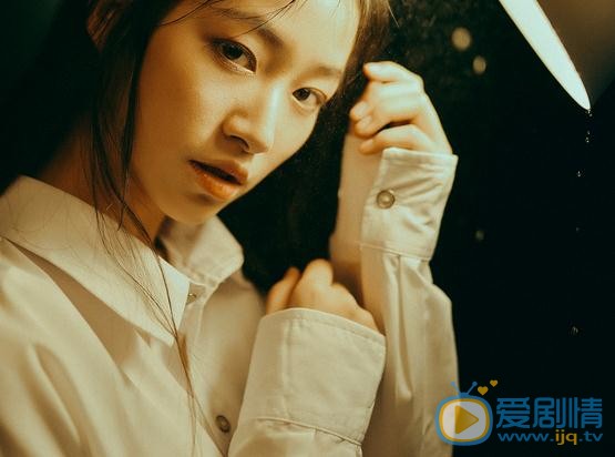杨肸子帅气写真 杨肸子高清写真_杨肸子高清剧照