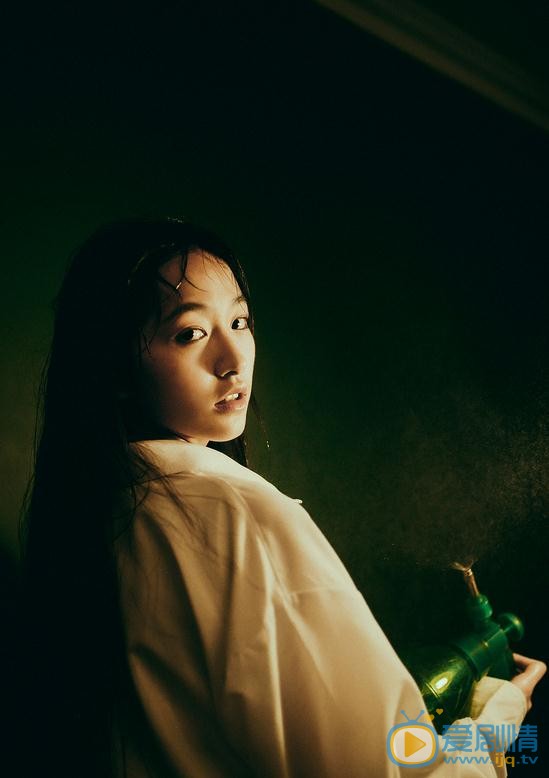 杨肸子帅气写真 杨肸子高清写真_杨肸子高清剧照