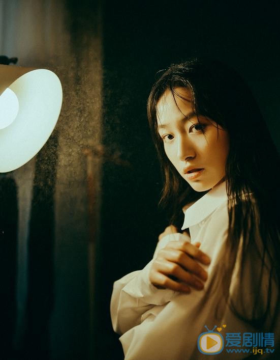杨肸子帅气写真 杨肸子高清写真_杨肸子高清剧照