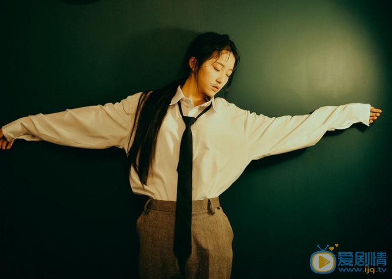 杨肸子帅气写真 杨肸子高清写真_杨肸子高清剧照