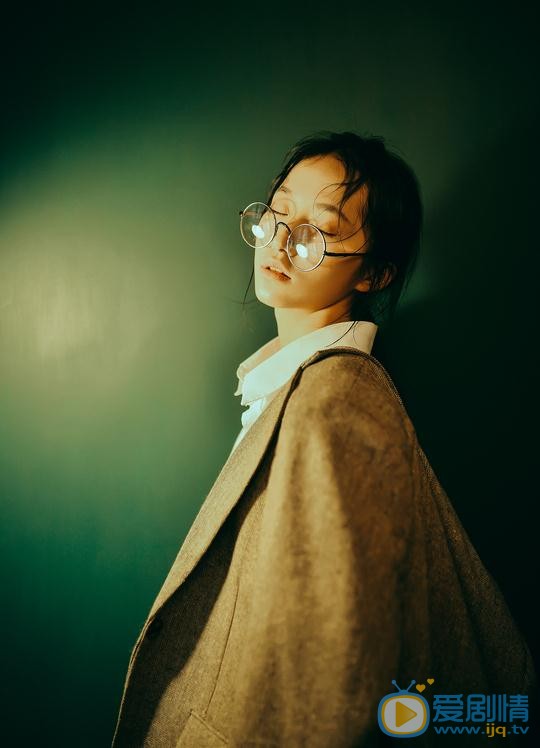 杨肸子帅气写真 杨肸子高清写真_杨肸子高清剧照