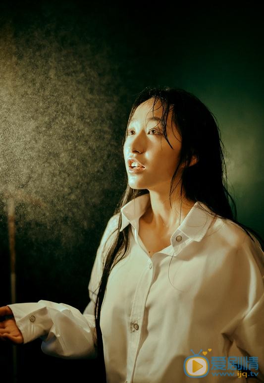 杨肸子帅气写真 杨肸子高清写真_杨肸子高清剧照